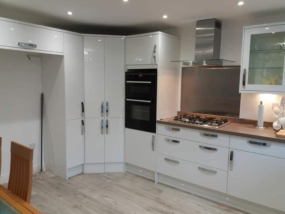 Completed kitchen by PJW